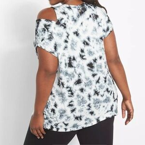 NWT LIVI ACTIVE Women's Tie Dye Cold Shoulder
Athletic Top Size 18/20